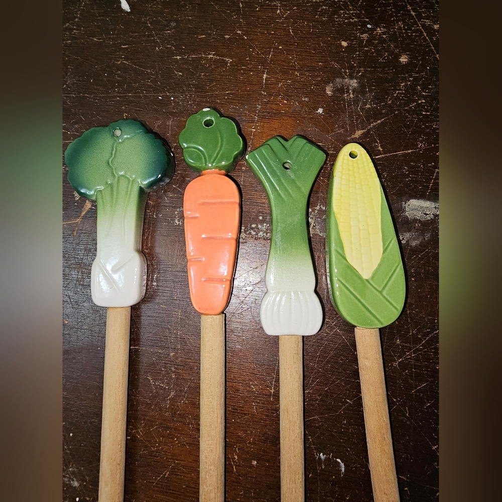 Avon Ceramic Veggies Wooden Kitchen Utensils Set Of 4
